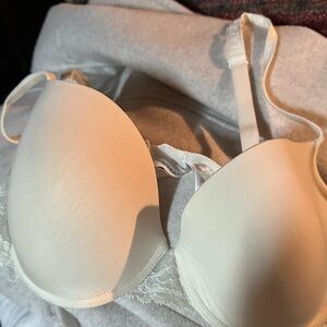 La Perla Cream Lace Bra 34d